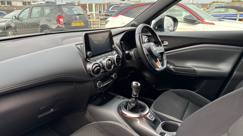 Nissan Juke 1.0 DiG-T N-Connecta 5dr Petrol Hatchback